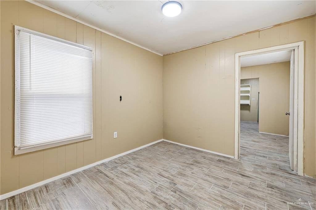 525 N 20th St #F - Photo 2 of 11