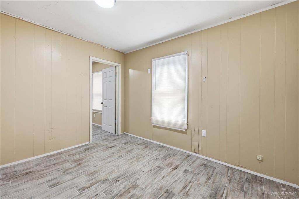 525 N 20th St #F - Photo 3 of 11