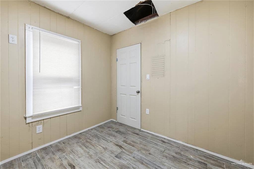 525 N 20th St #F - Photo 6 of 11