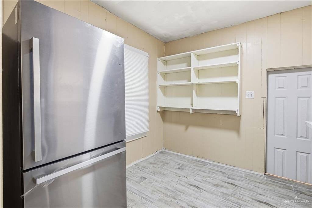 525 N 20th St #F - Photo 7 of 11