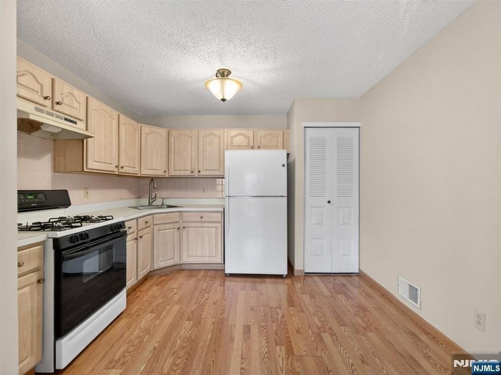 403 Poets Way - Photo 6 of 21