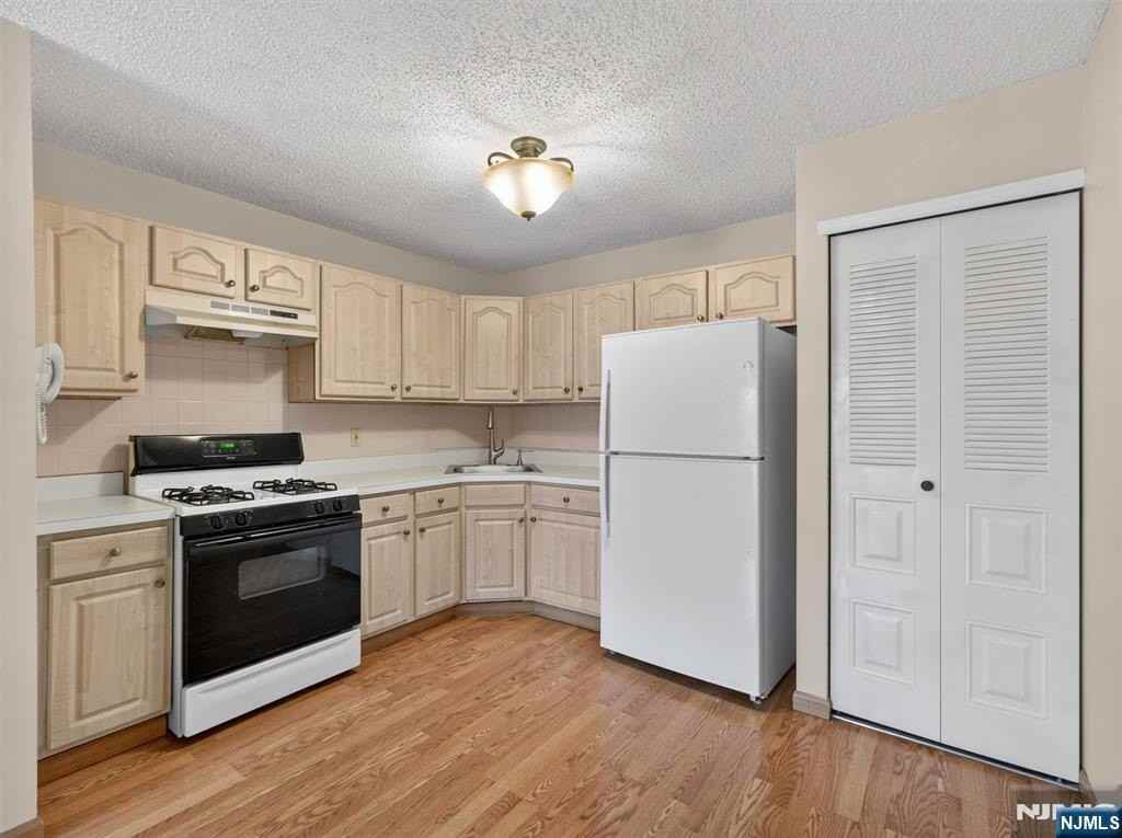 403 Poets Way - Photo 7 of 21