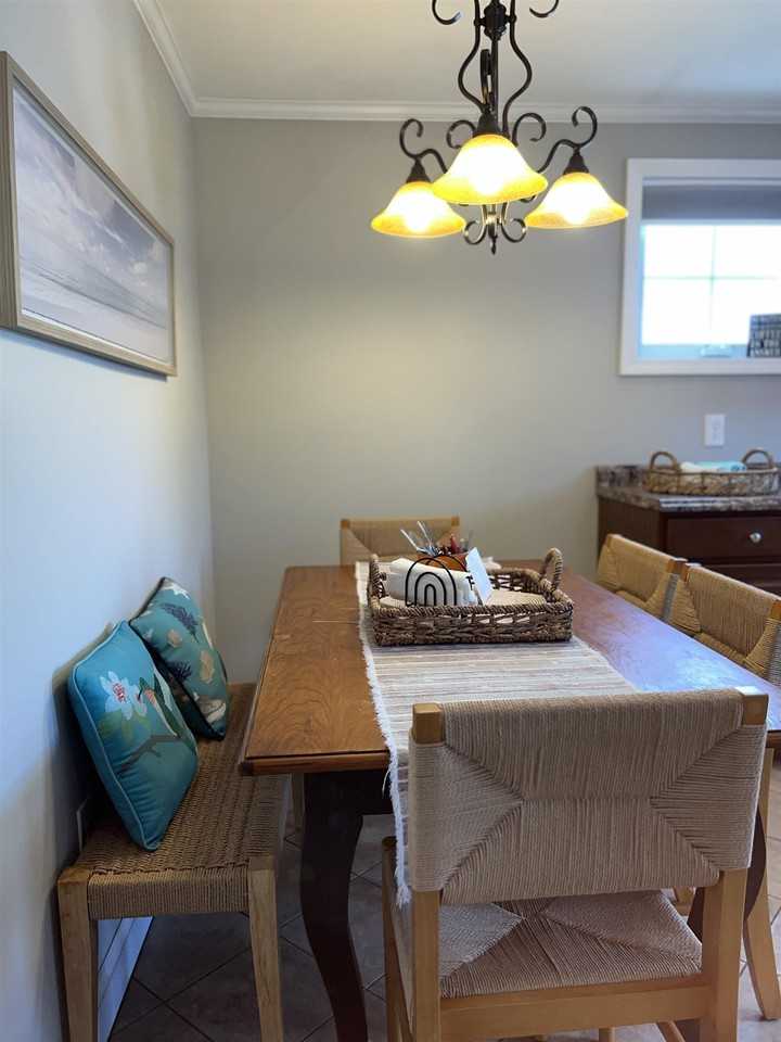 20 Lowell St - Photo 6 of 14