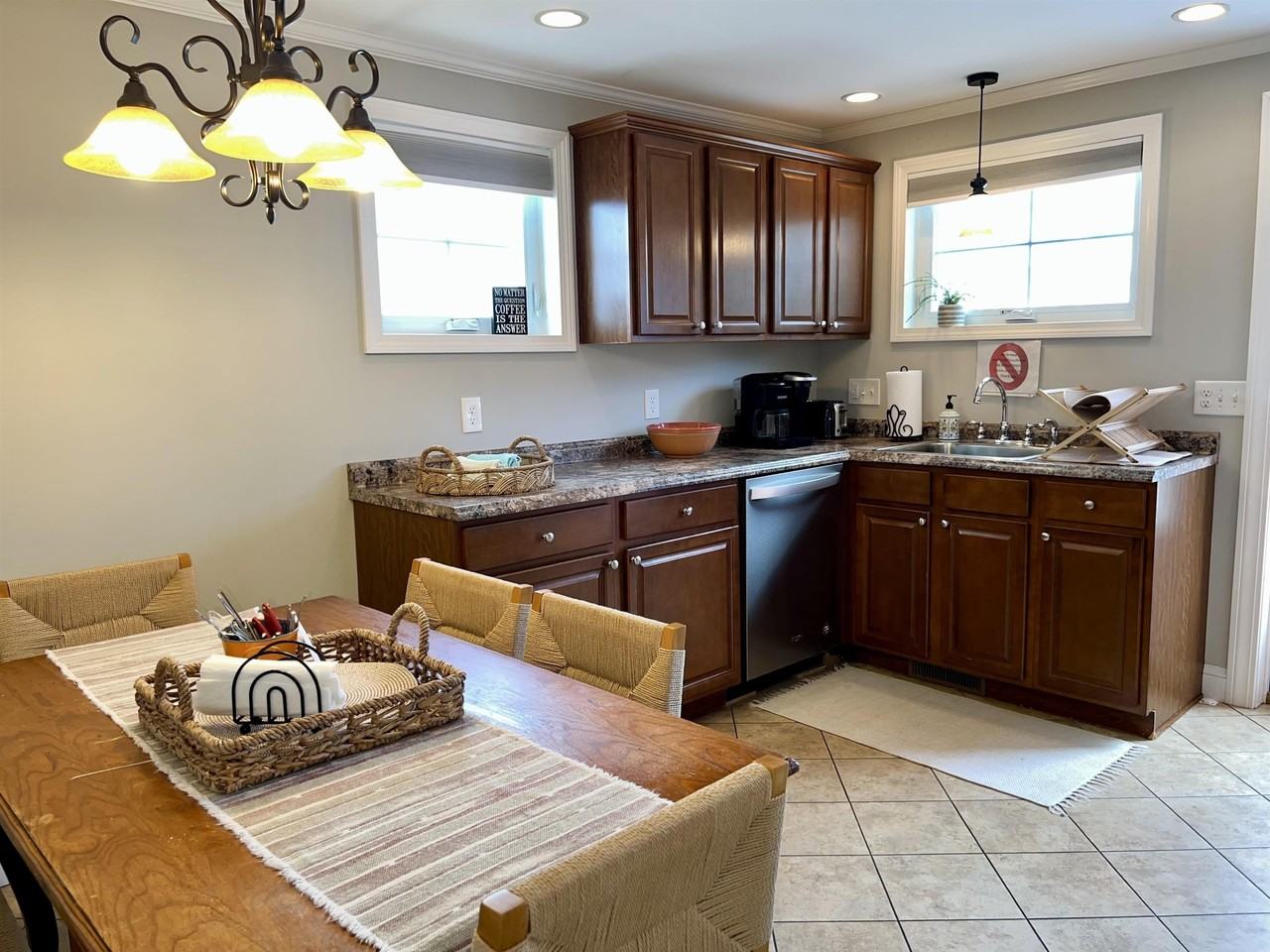 20 Lowell St - Photo 7 of 14