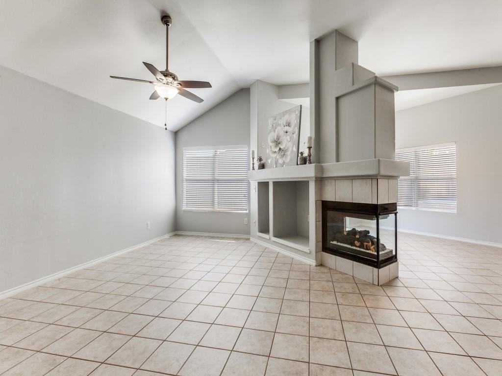 1305 Greenbriar Ln - Photo 3 of 20