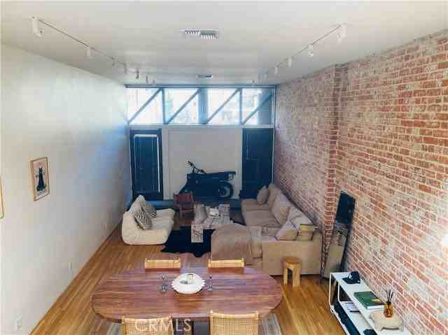 1312 Pacific Ave - Photo 4 of 8