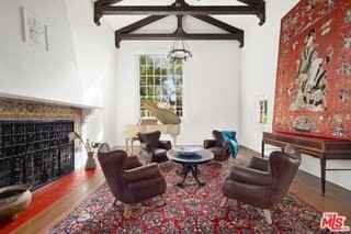 311 Amalfi Dr - Photo 2 of 8