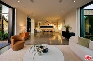 901 Flower Ave - Photo 2 of 8