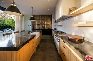 901 Flower Ave - Photo 5 of 8