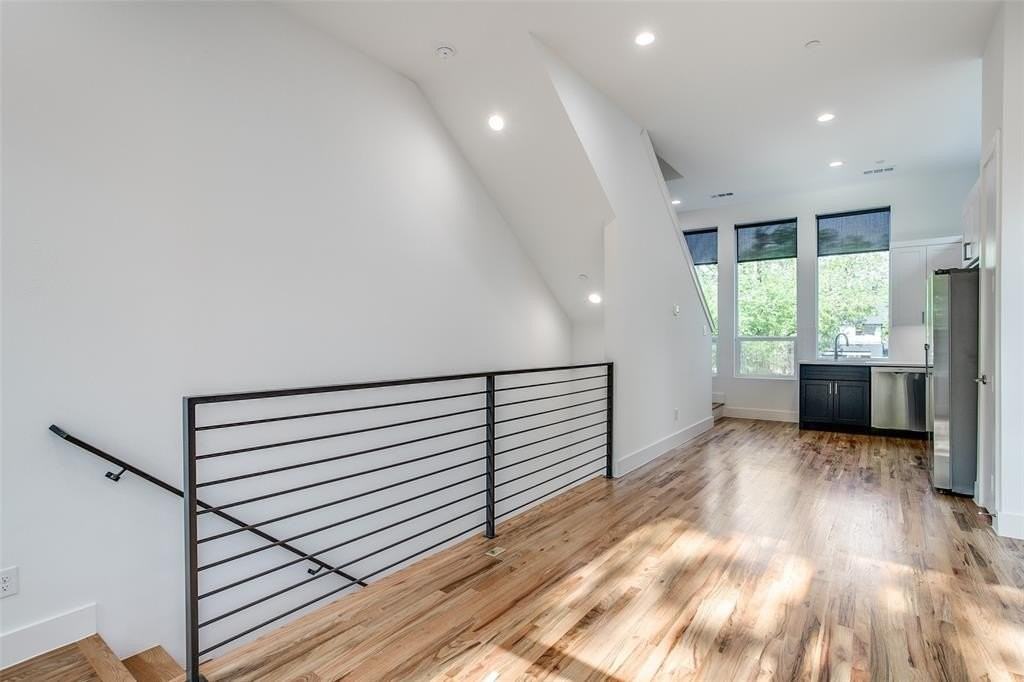 5915 Hudson St #107 - Photo 3 of 12