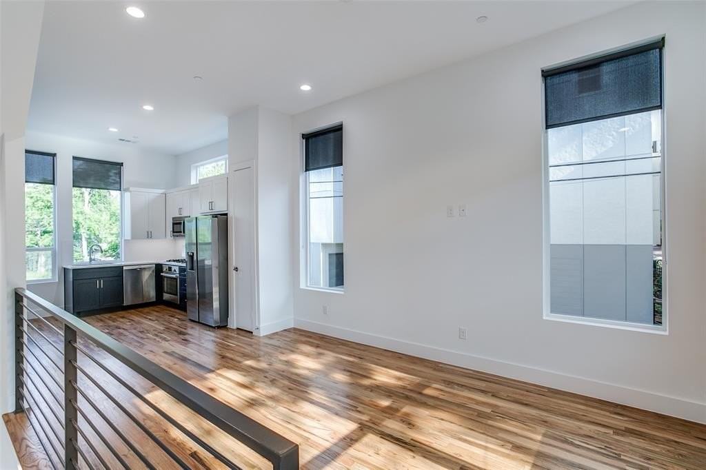 5915 Hudson St #107 - Photo 4 of 12