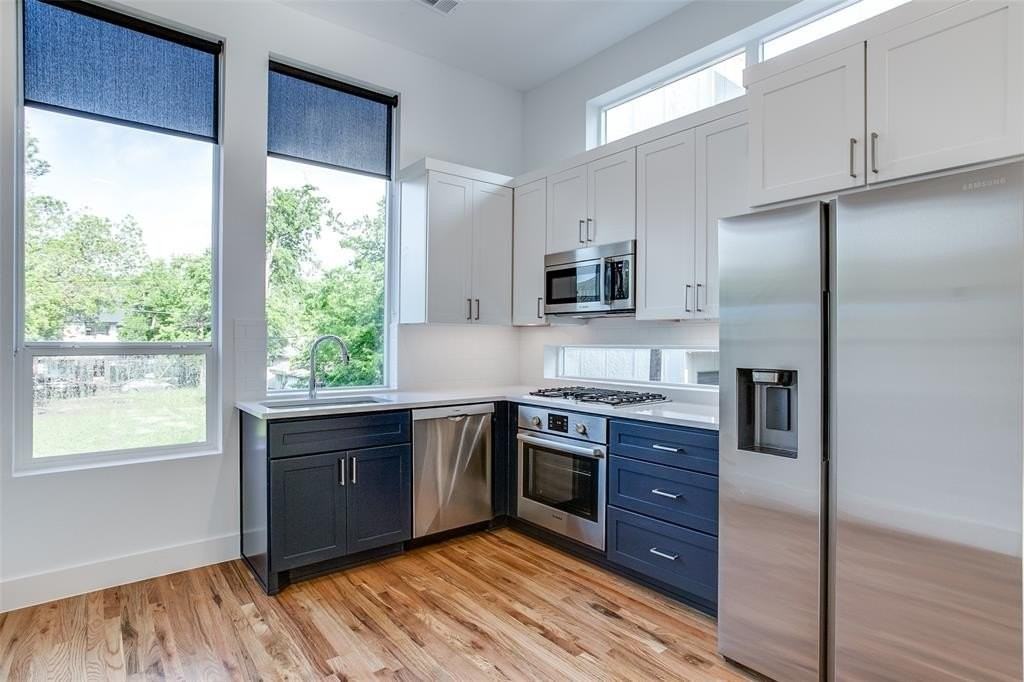 5915 Hudson St #107 - Photo 5 of 12