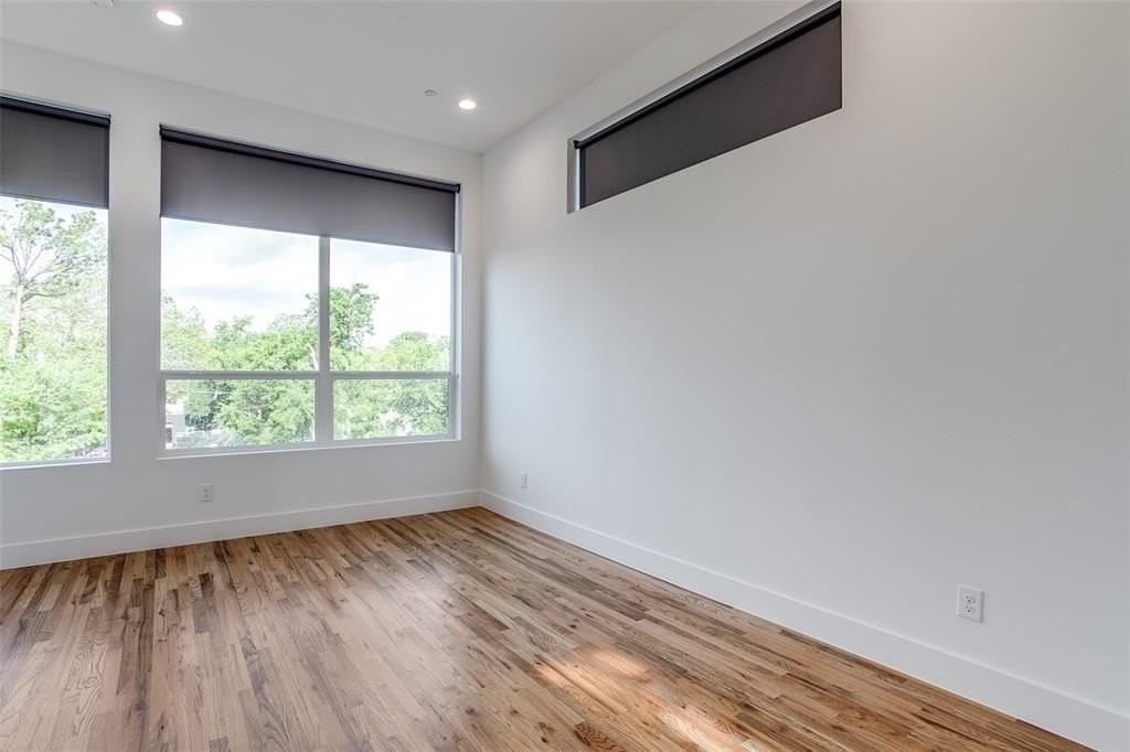 5915 Hudson St #107 - Photo 7 of 12