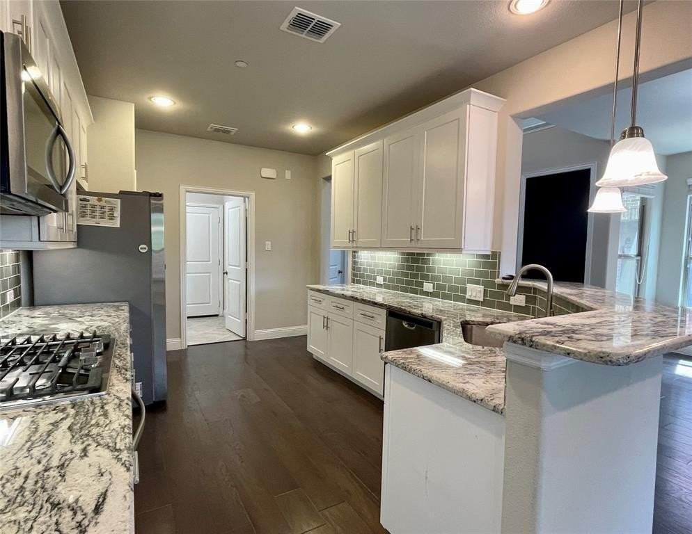 6313 Burbank Way - Photo 4 of 20