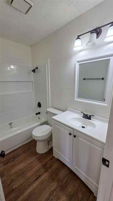 741 Woodland Ct - Photo 5 of 9