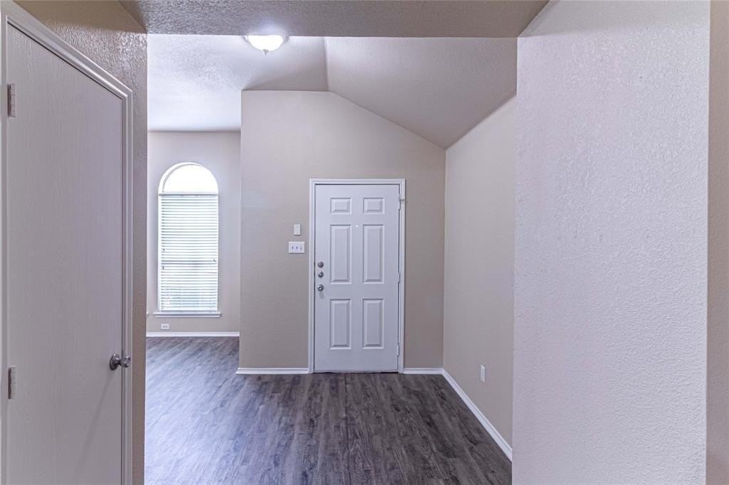 1306 Vireo Ct - Photo 3 of 28