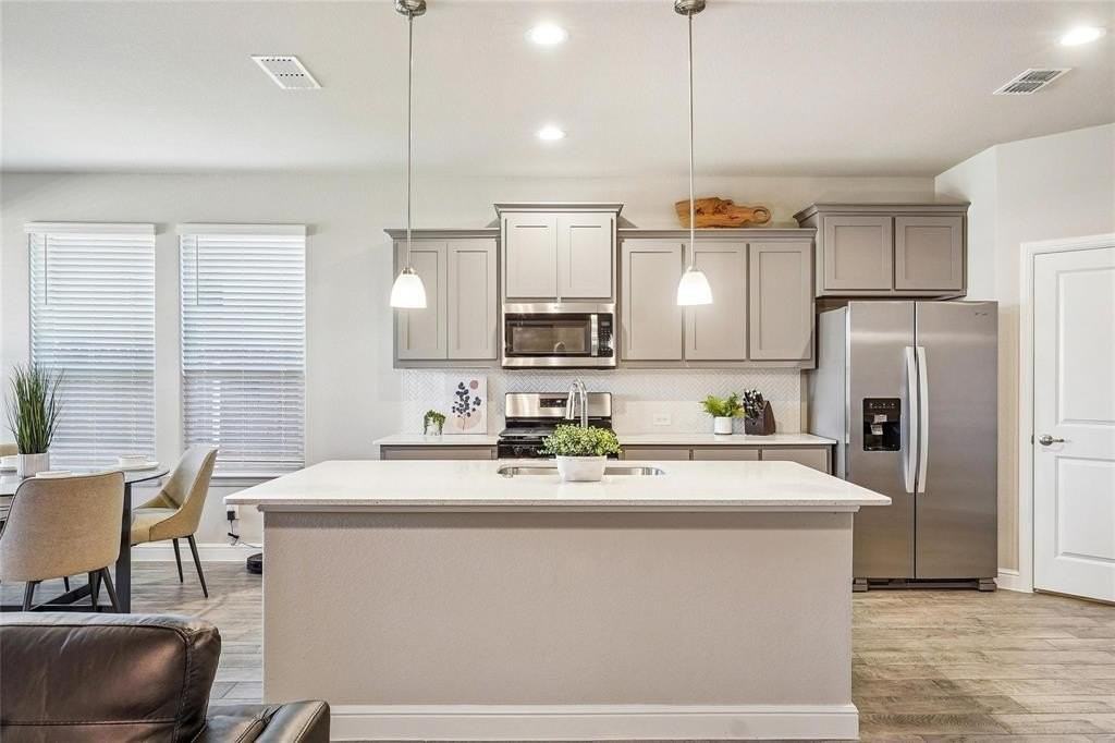 1125 Southwark Drive - Photo 5 of 13