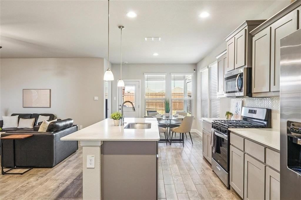 1125 Southwark Drive - Photo 7 of 13