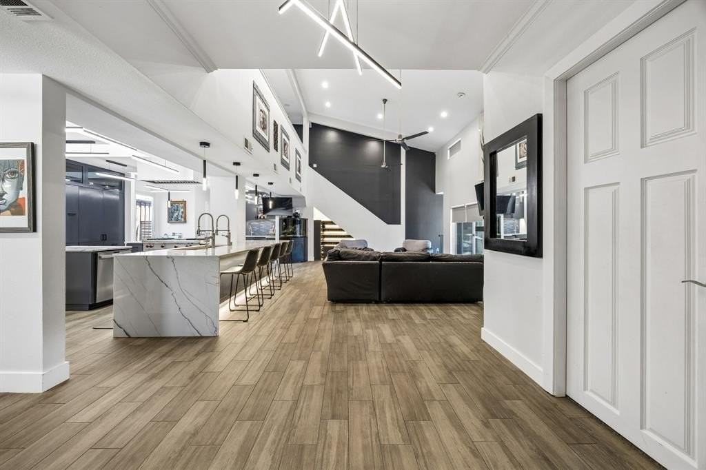 4324 Cobblers Ln - Photo 5 of 40