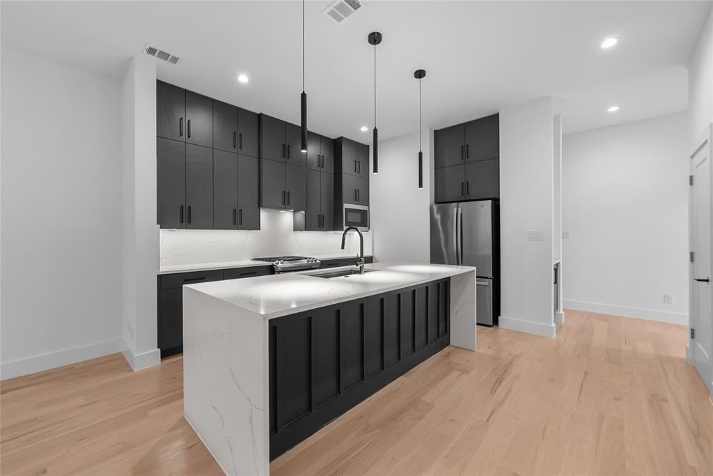 5227 Lindsley Ave - Photo 7 of 24