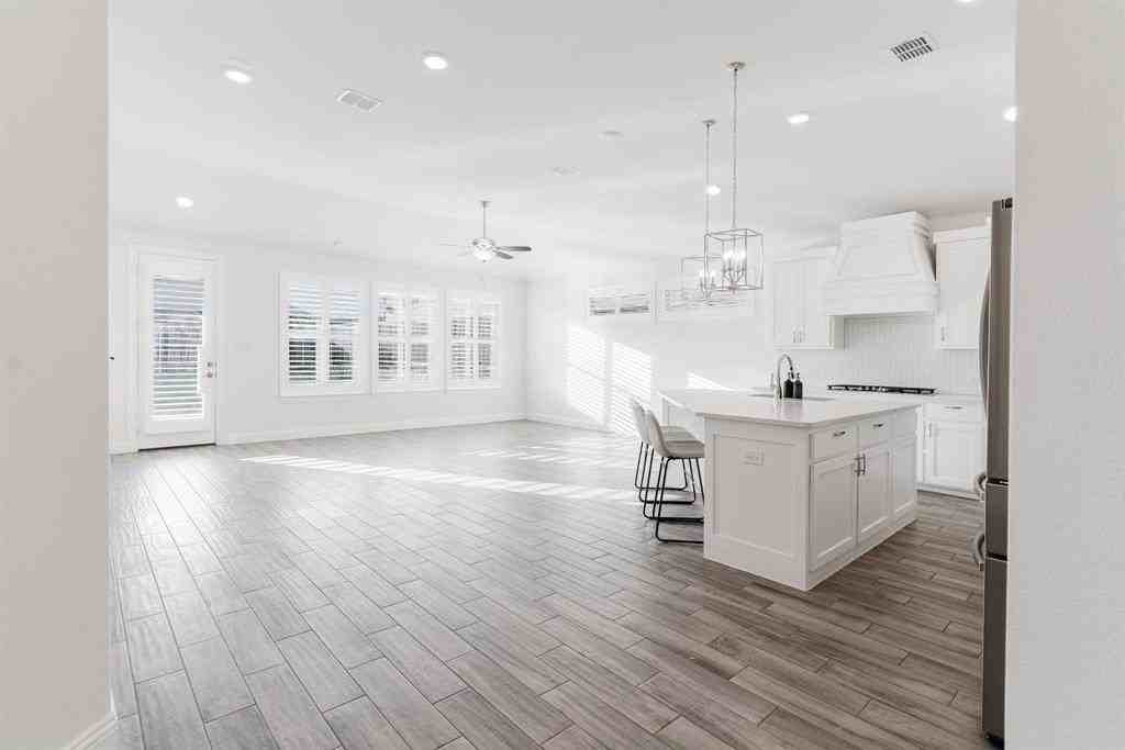 3915 Aventino Ct - Photo 4 of 20