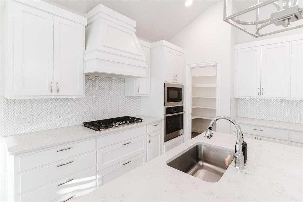 3915 Aventino Ct - Photo 6 of 20