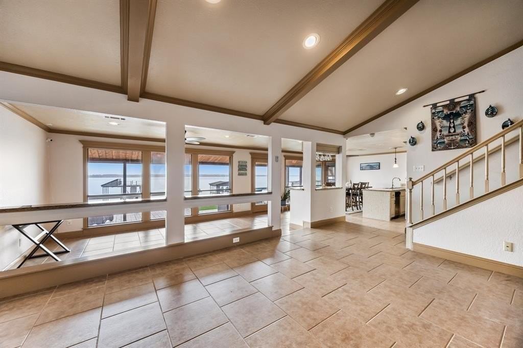 18409 Shore Dr - Photo 5 of 39