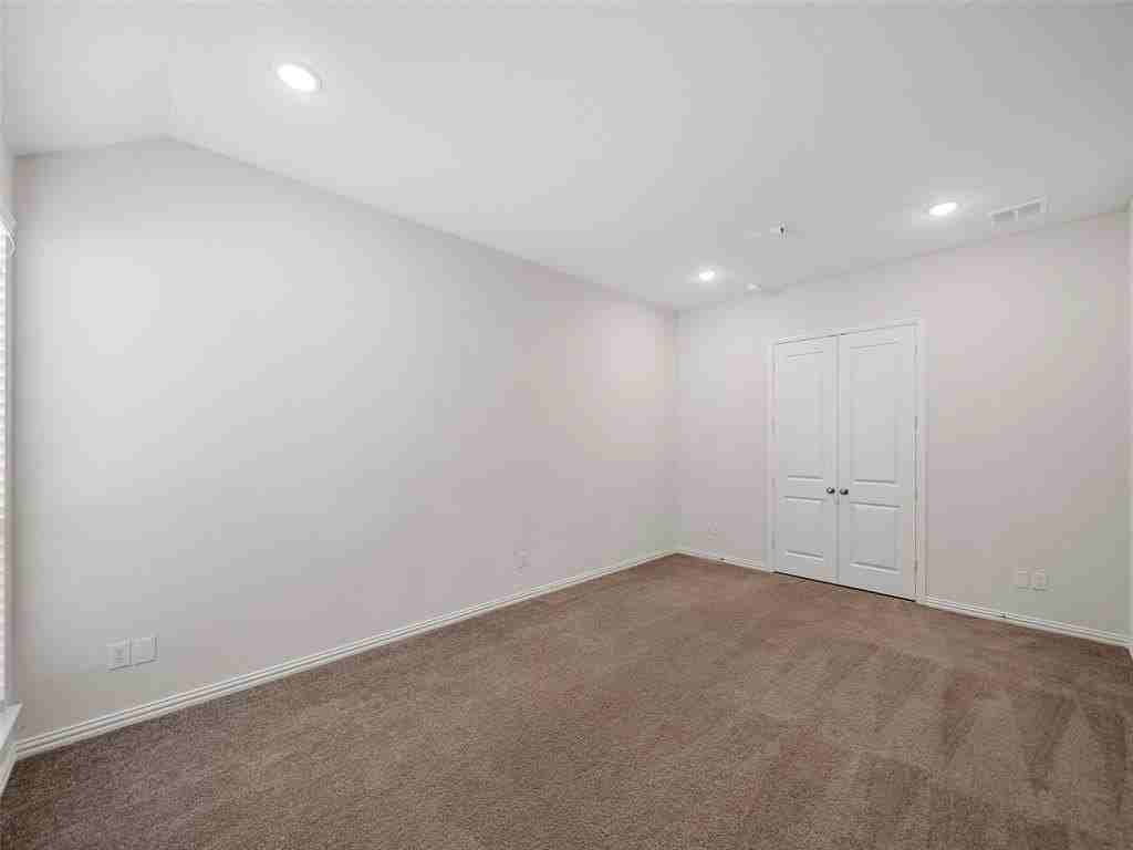 1708 Carnation St - Photo 4 of 37