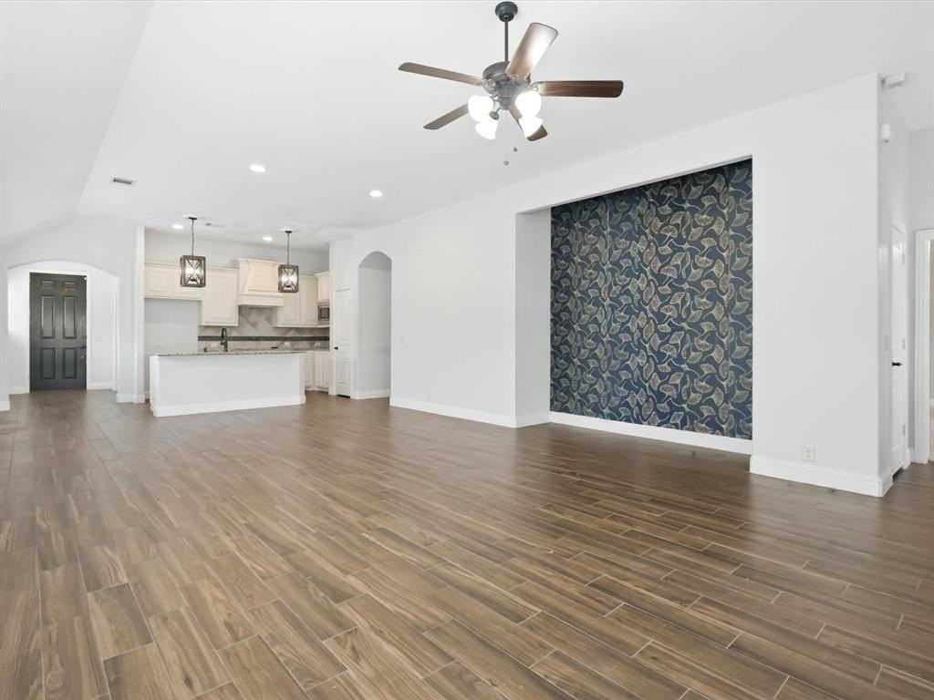 8113 Spitfire Trl - Photo 3 of 28