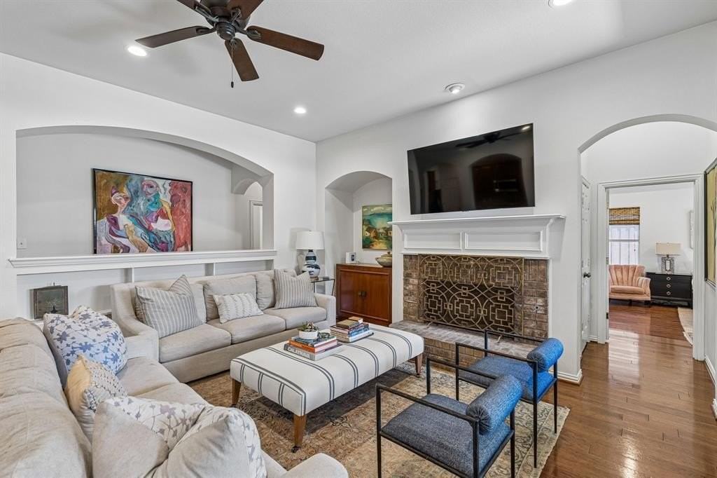 1616 Ponderosa Dr - Photo 4 of 24