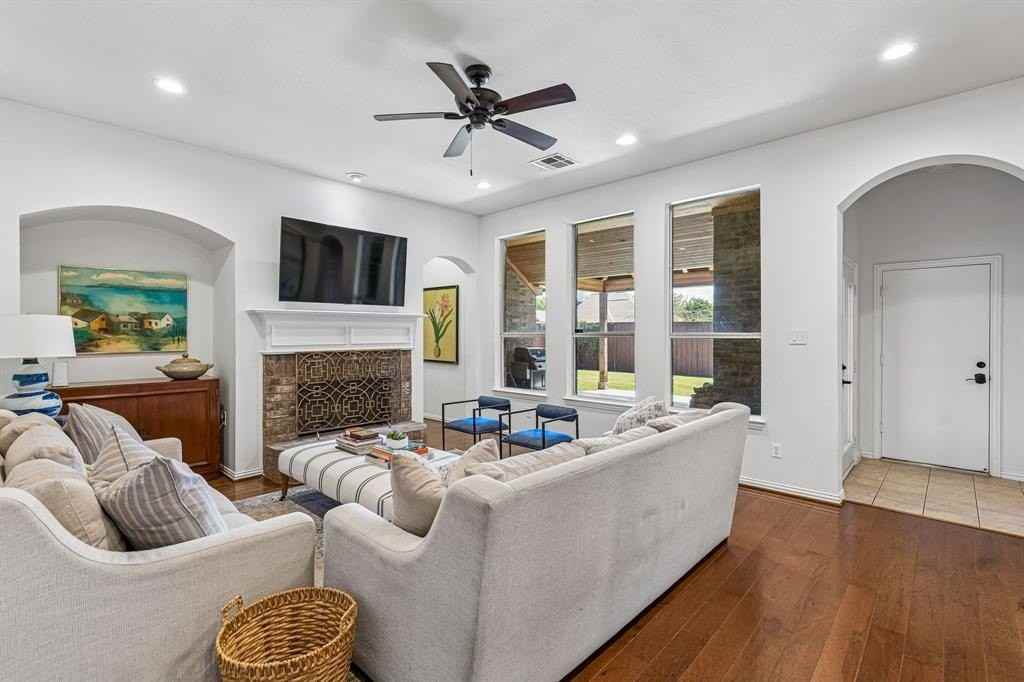 1616 Ponderosa Dr - Photo 5 of 24