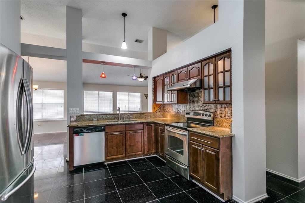 908 Gordon Oaks Dr - Photo 5 of 12