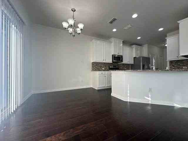 901 Brookville Ct - Photo 4 of 17