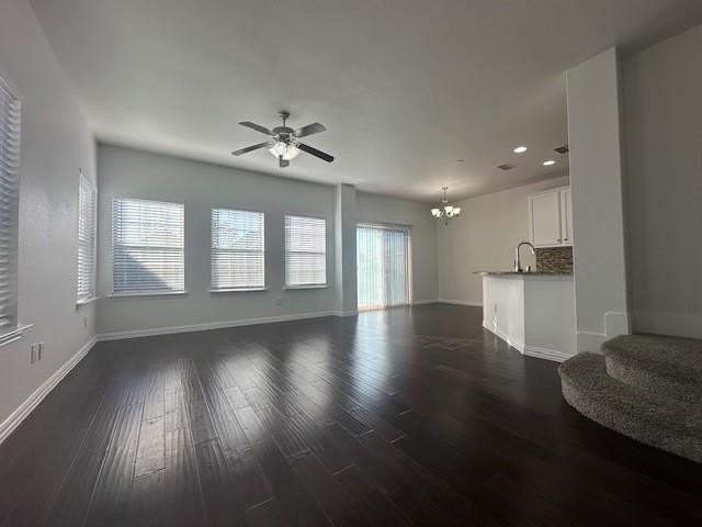 901 Brookville Ct - Photo 5 of 17