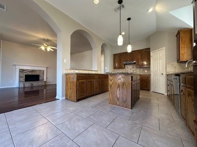 1128 Coolidge St - Photo 4 of 26