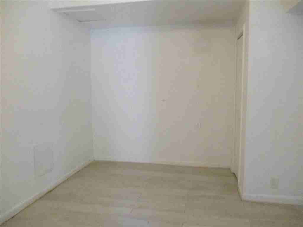 410 S Vaden St #A - Photo 4 of 7