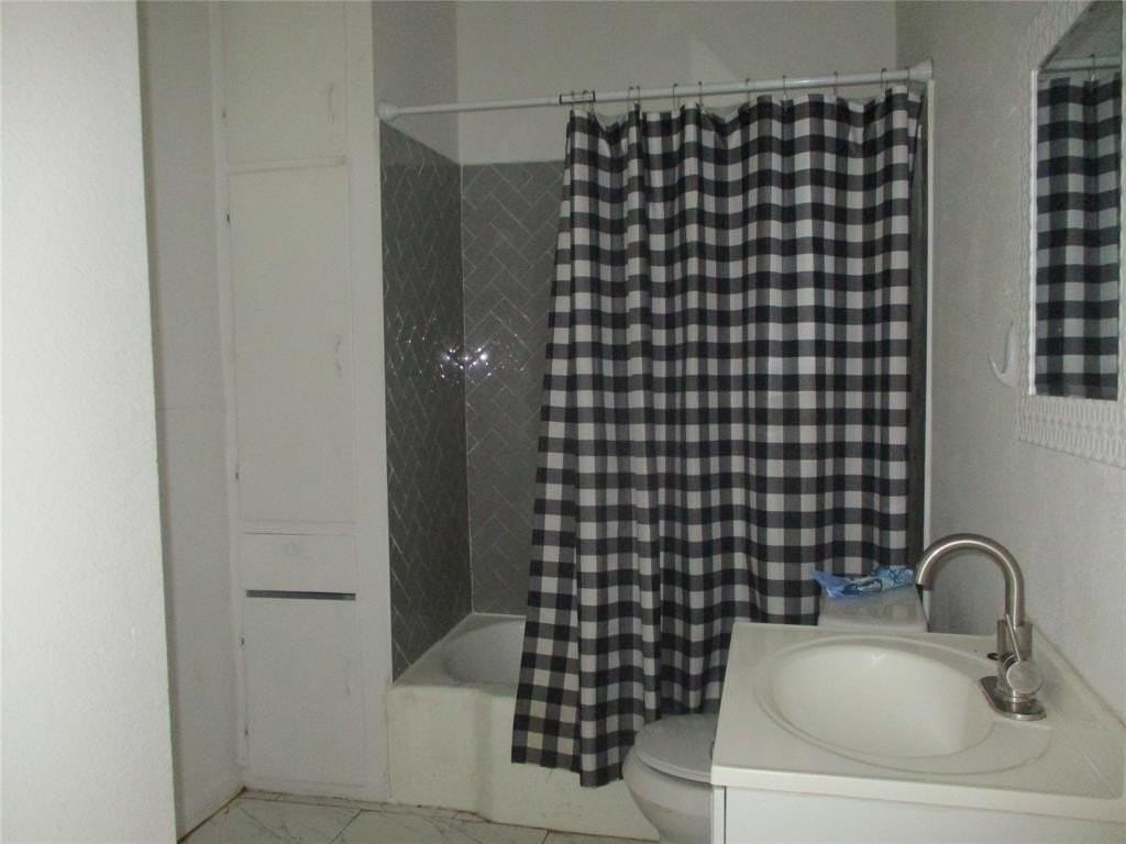 410 S Vaden St #A - Photo 5 of 7