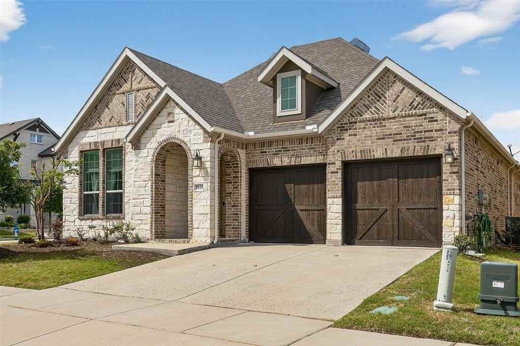 8616 Bethpage Dr - Photo 2 of 39