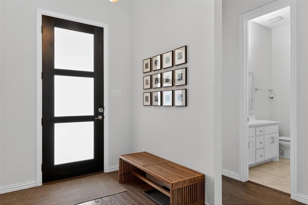 8616 Bethpage Dr - Photo 5 of 39