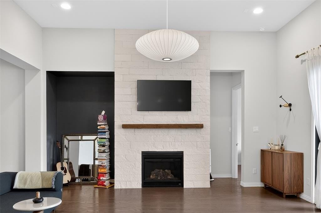 8616 Bethpage Dr - Photo 6 of 39