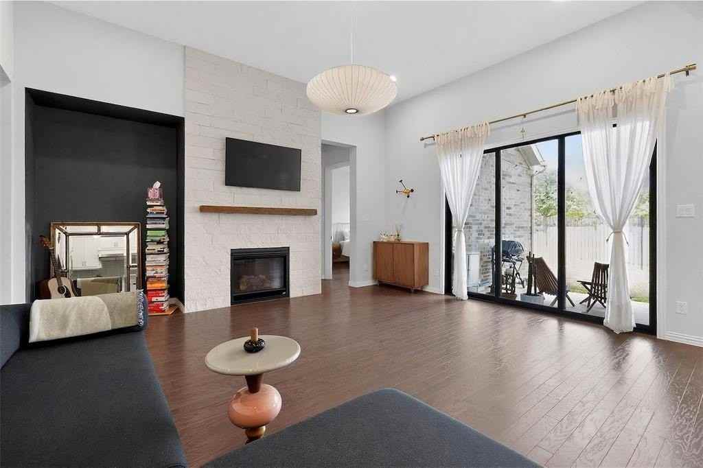 8616 Bethpage Dr - Photo 7 of 39