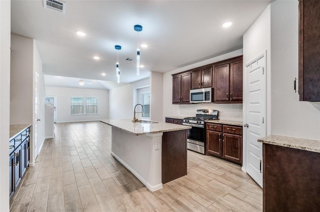 14149 Danesdale Dr - Photo 5 of 25