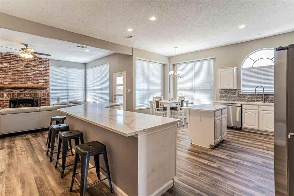 8409 Lake Bend Dr - Photo 6 of 25