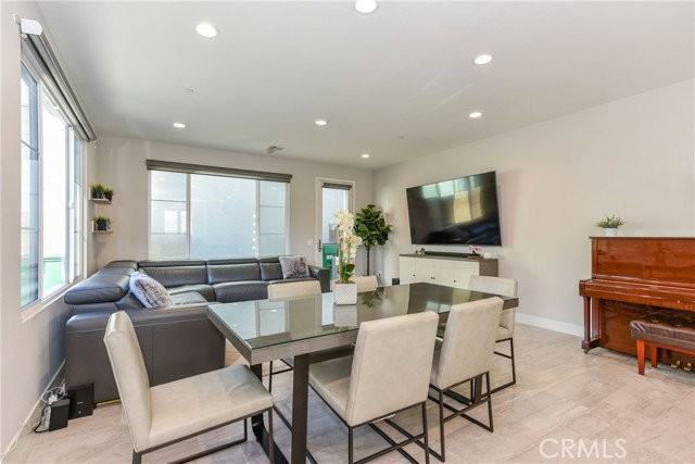 123 Tenor - Photo 2 of 8