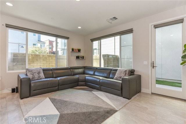 123 Tenor - Photo 4 of 8