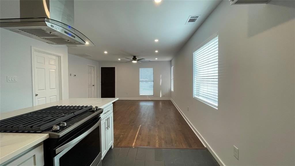 2931 Ivandell Ave - Photo 2 of 10