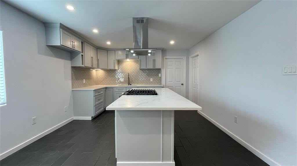 2931 Ivandell Ave - Photo 3 of 10