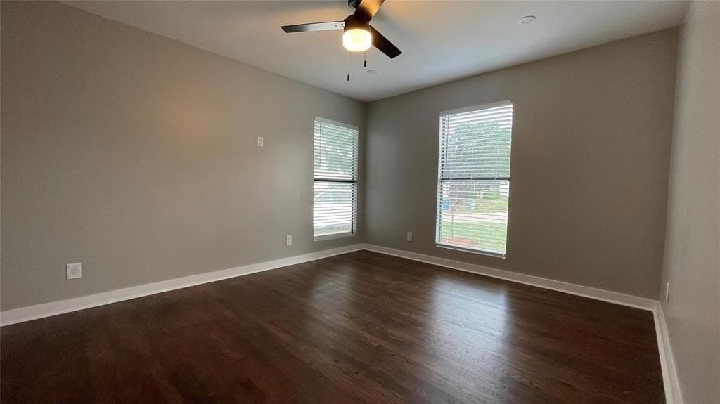 2931 Ivandell Ave - Photo 4 of 10