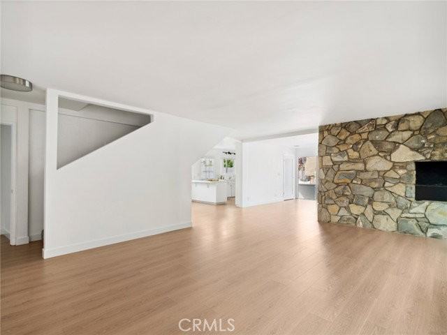 2133 Miramar Dr - Photo 6 of 8