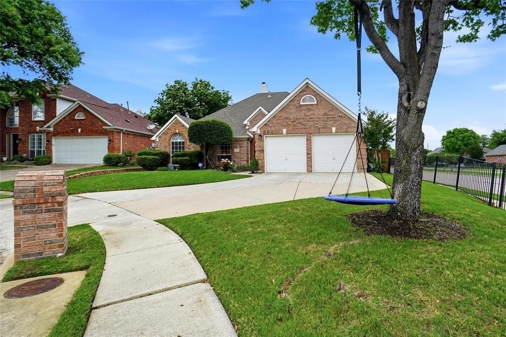 1800 Sumac Dr - Photo 3 of 25